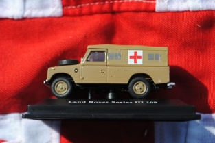 Oxford 711XND2 Land Rover Serie III 109 AMBULANCE 